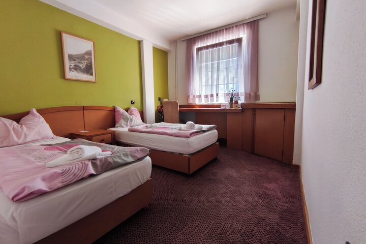 Room 17 of 54