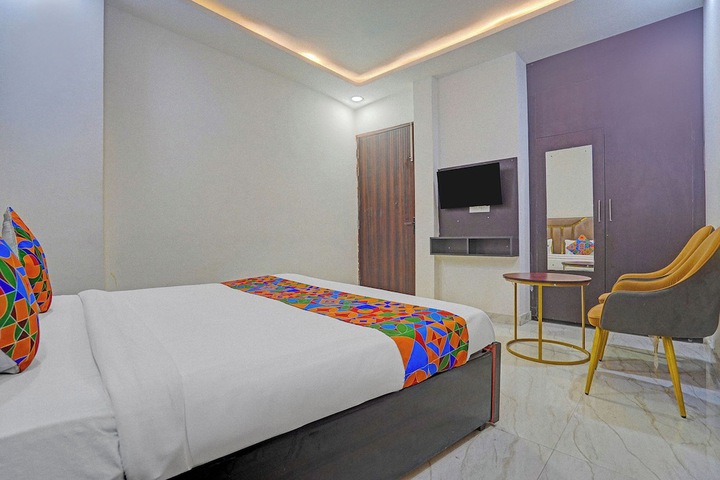 Room 14 of 26