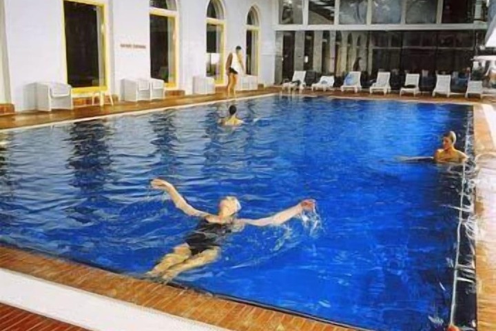 Pool Hotel