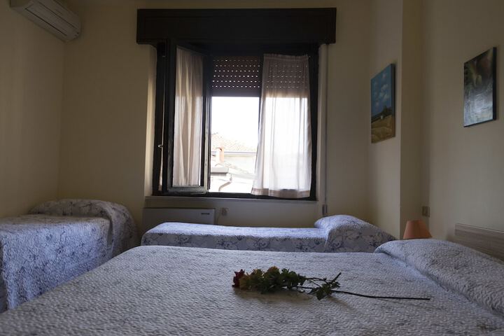 Room 10 of 36