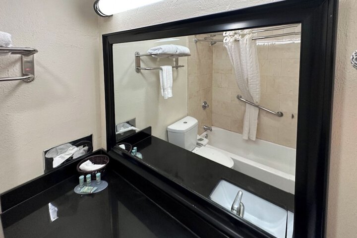 Room 12 of 21