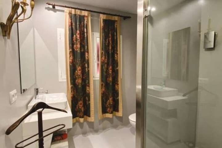 Room 90 of 116