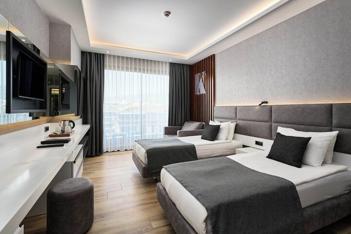 Room 12 of 92