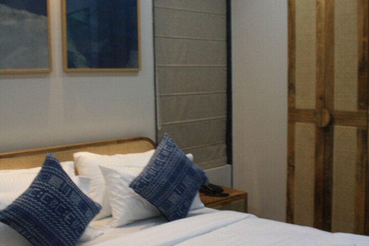 Room 17 of 57