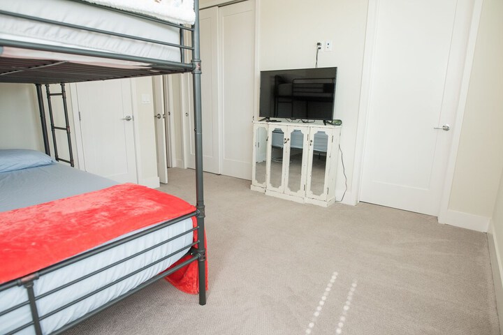 Room 13 of 42