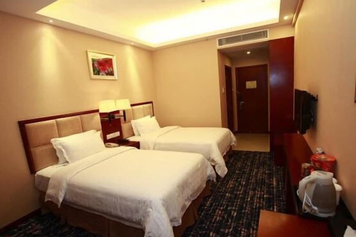 Room 8 of 19