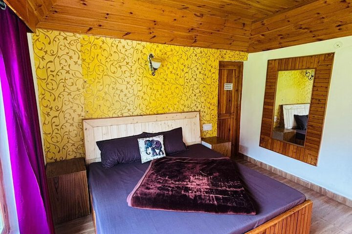 Room 14 of 28