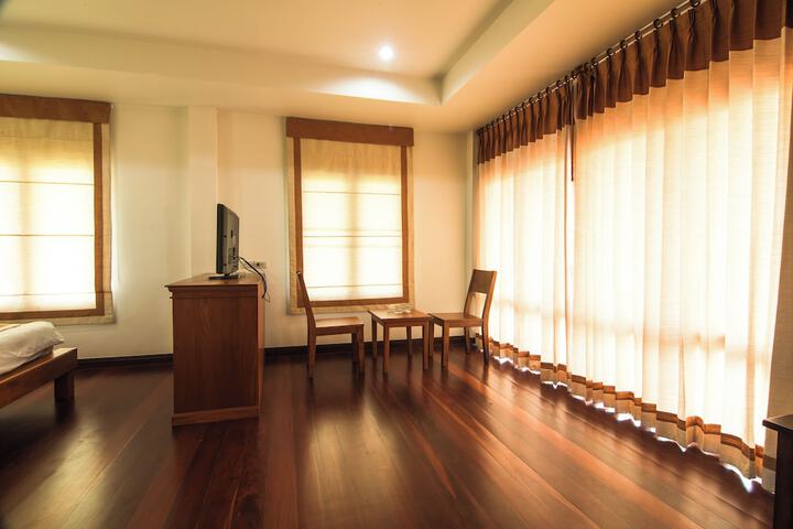 Room 11 of 40
