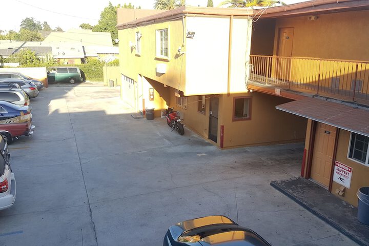 Property Grounds 25 of 36