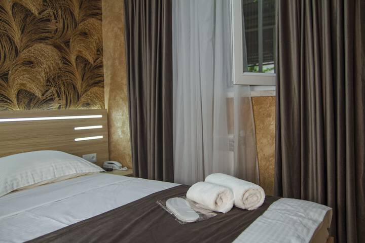 Room 26 of 77