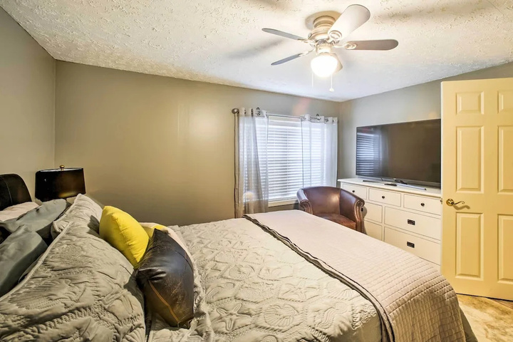 Room 4 of 15