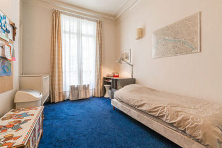 Room 49 of 117