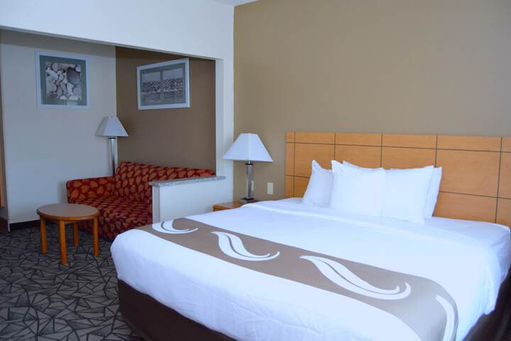 1 King Bed (1 of 8)