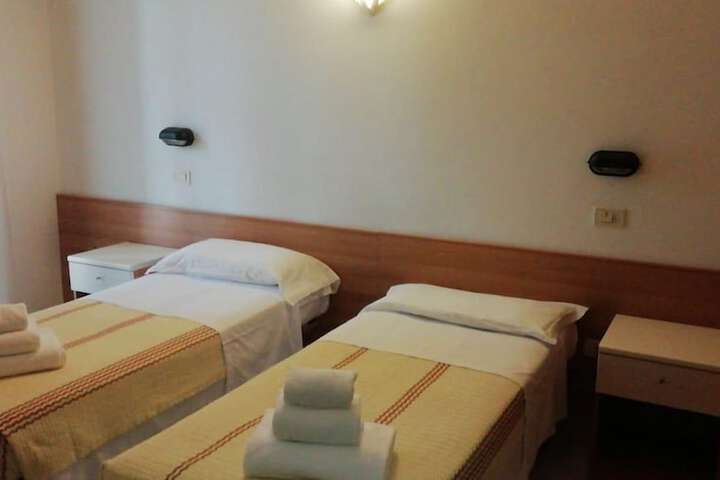 Room 2 of 16