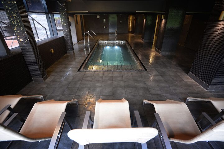 Hotel with Pool