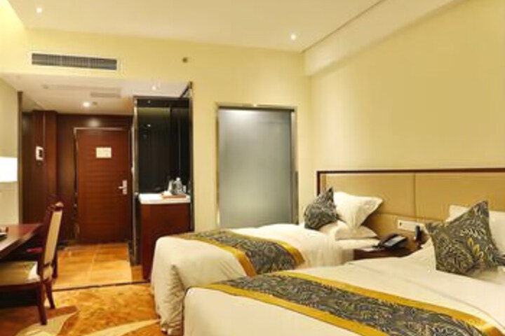 Room 5 of 7
