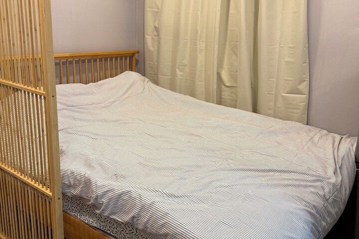 Room 5 of 42