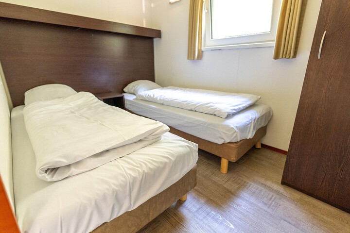 Room 3 of 32