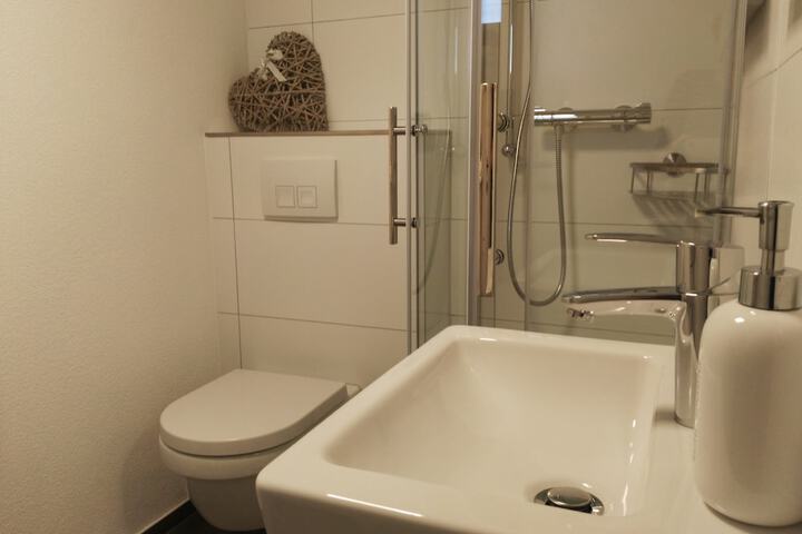 Room 32 of 53