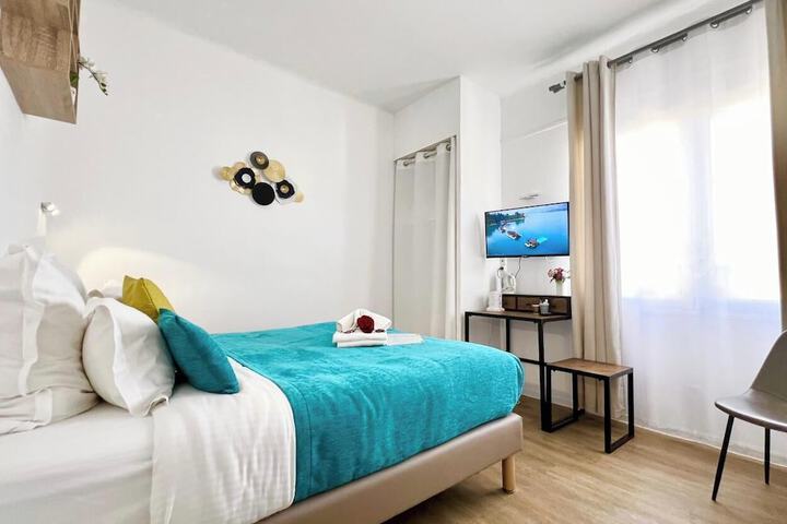 Room 21 of 47