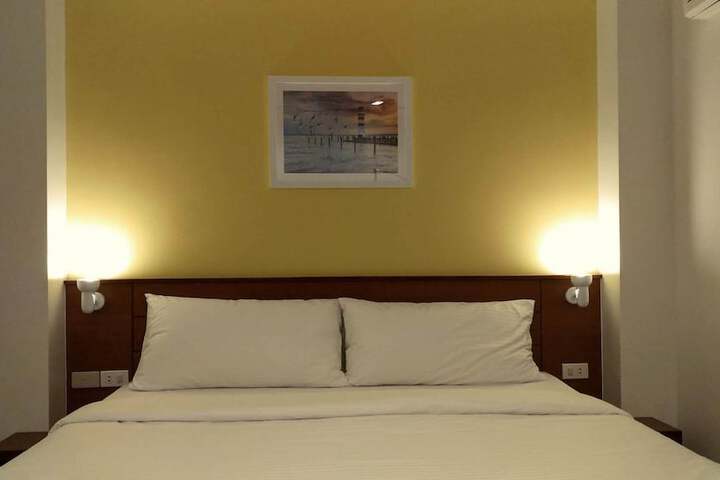 Room 7 of 15