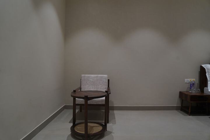 Room 5 of 37