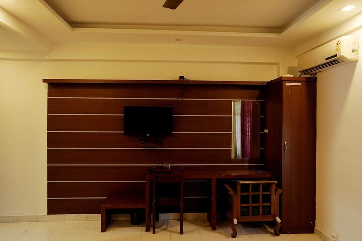 Room 4 of 6