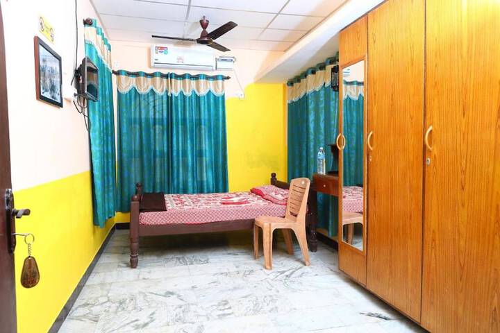 Room 8 of 30