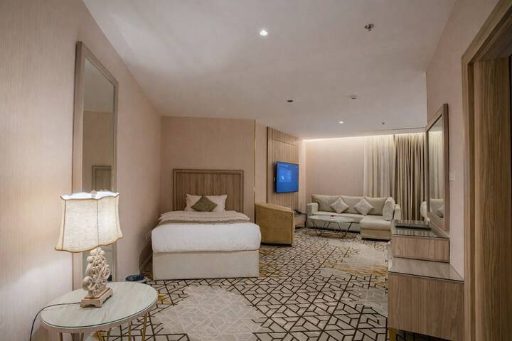 Room 30 of 73