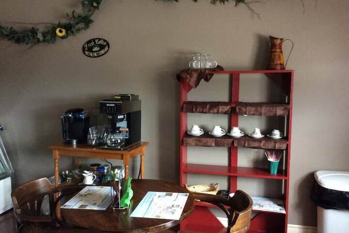 Breakfast/Coffee Service 13 of 24