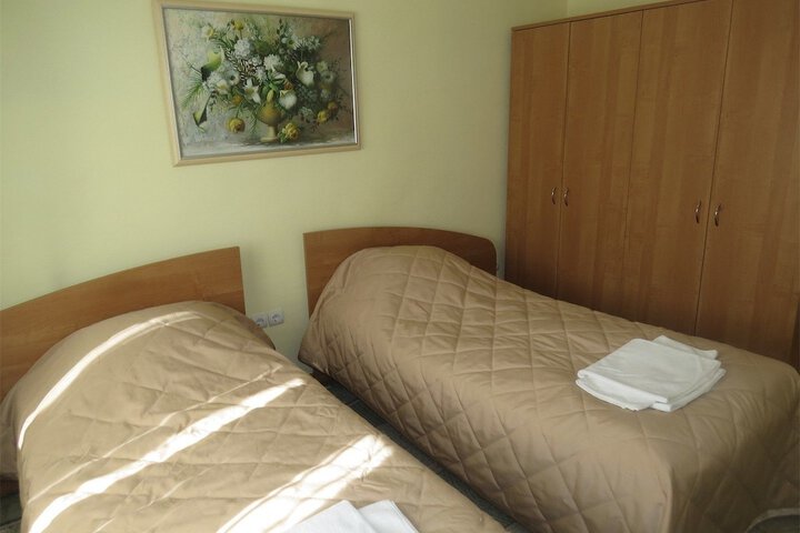 Room 20 of 38