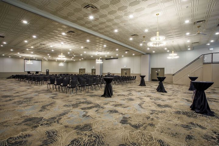 Ballroom/Hall 125 of 152
