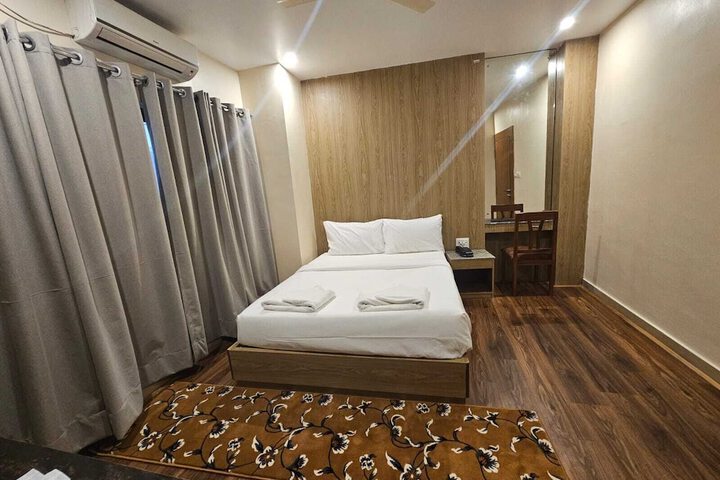 Room 3 of 19