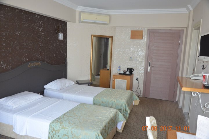 Room 13 of 69