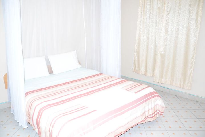 Room 2 of 29