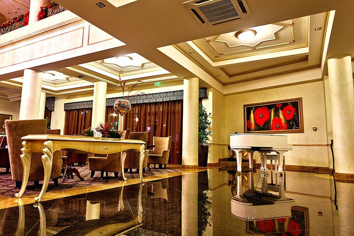 Ballroom/Hall 56 of 75