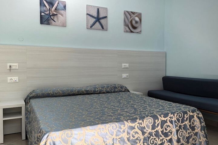 Room 8 of 14