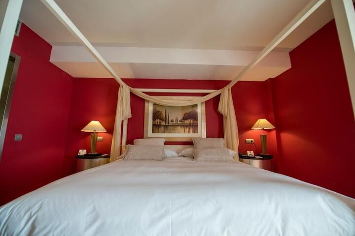 Room 30 of 90