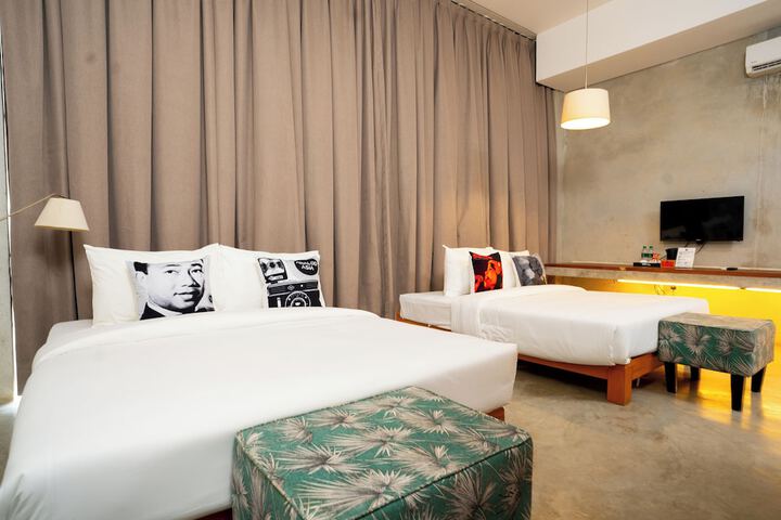Room 3 of 49