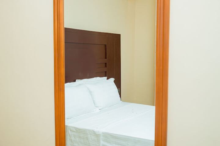 Room 9 of 23