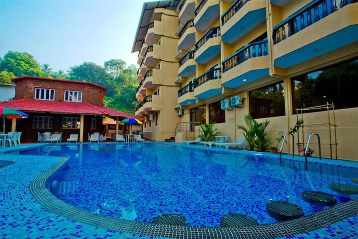 Pool Hotel