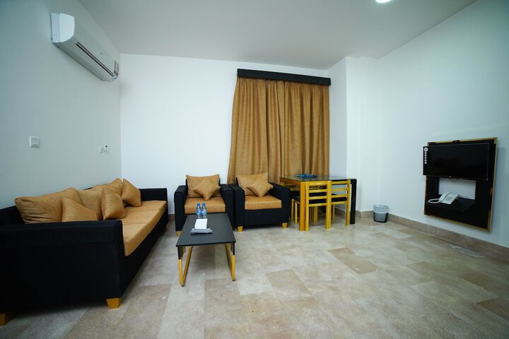 Room 19 of 34