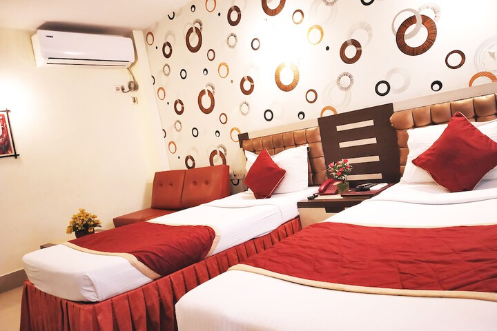 Room 8 of 70