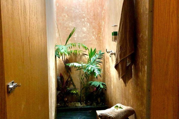 Room 43 of 58