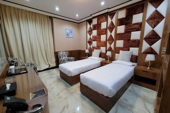 Room 11 of 41