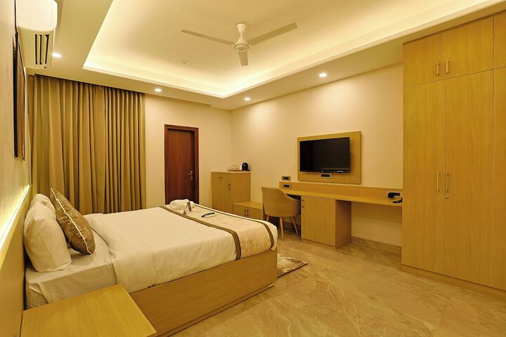 Room 8 of 23