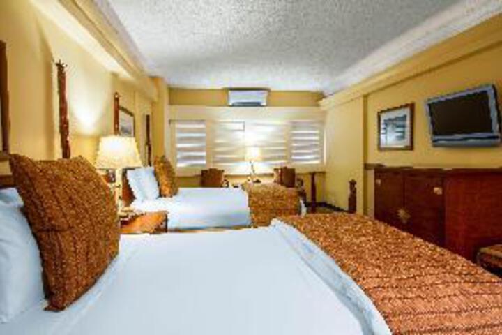 Room 8 of 21