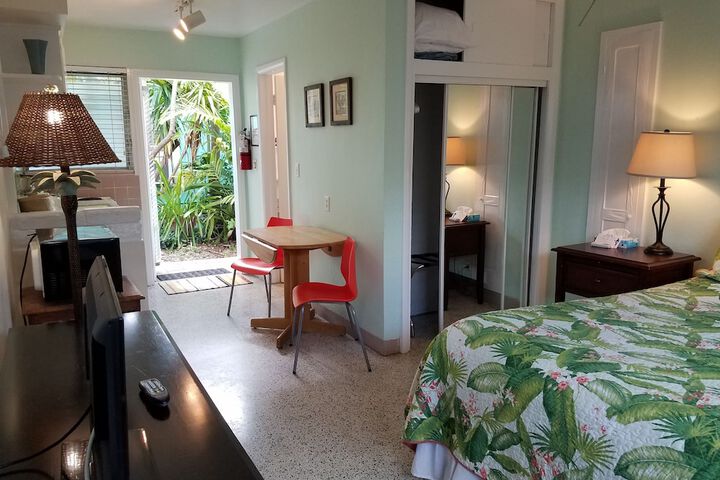 Room 165 of 218