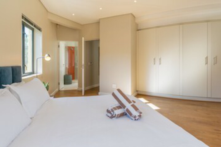 Room 10 of 30