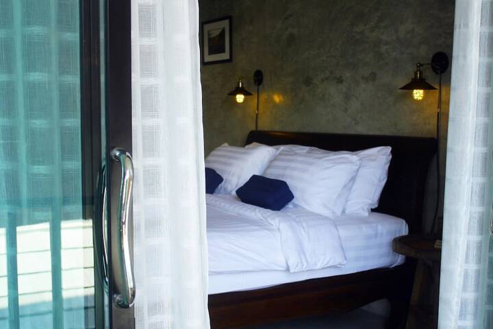 Room 8 of 88